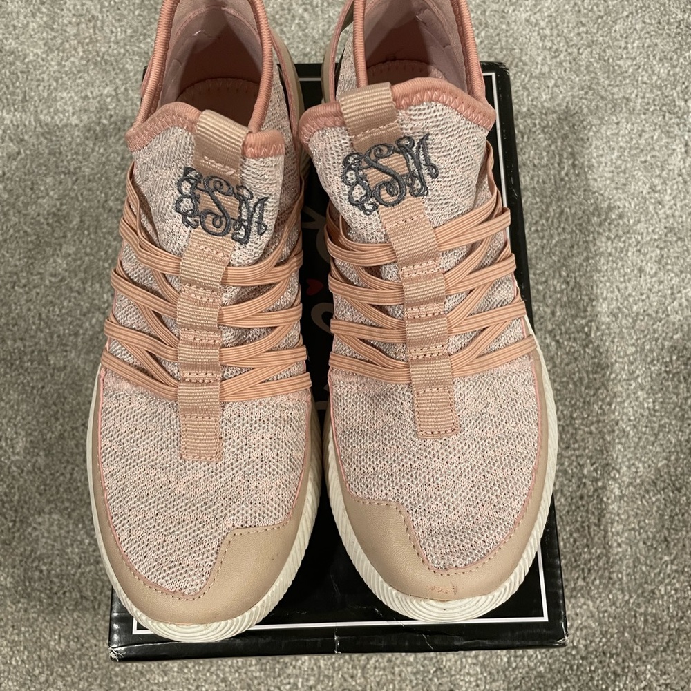 size 6.5 pink sneakers